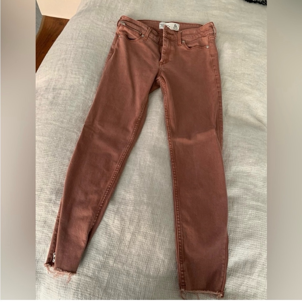 LIKE NEW! Abercrombie Ankle Jeans